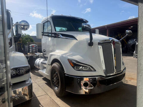 2023 Kenworth T680