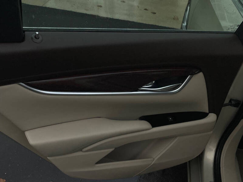 2013 Cadillac XTS Luxury Collection