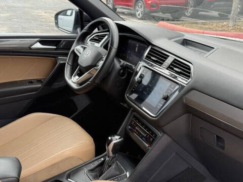 2022 Volkswagen Tiguan SE R-Line Black