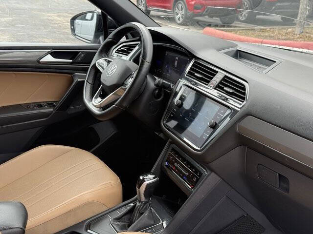 2022 Volkswagen Tiguan SE R-Line Black