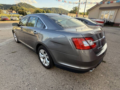 2011 Ford Taurus SEL