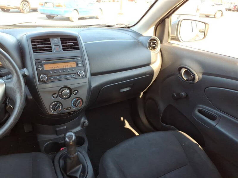 2017 Nissan Versa 1.6 S