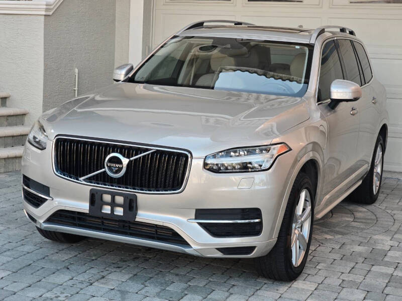 2016 Volvo XC90 T8 eAWD Momentum