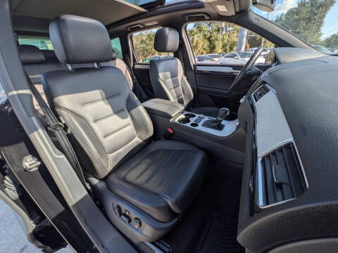 2017 Volkswagen Touareg V6 Wolfsburg