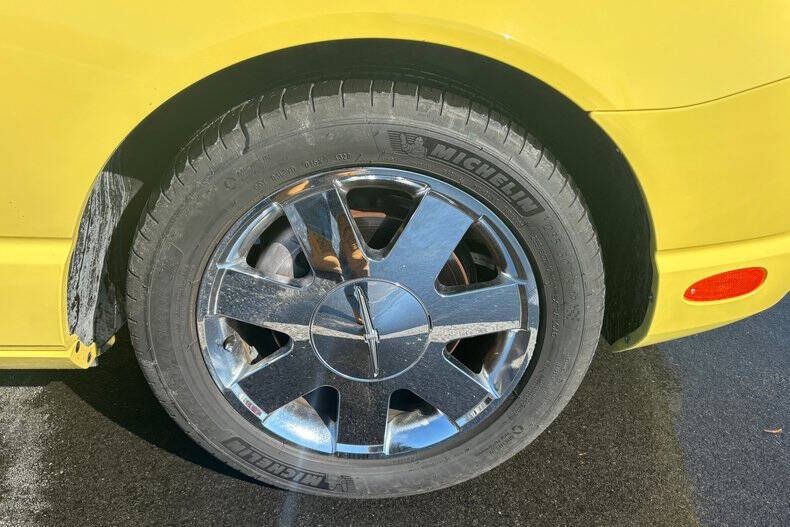 2002 Ford Thunderbird Deluxe