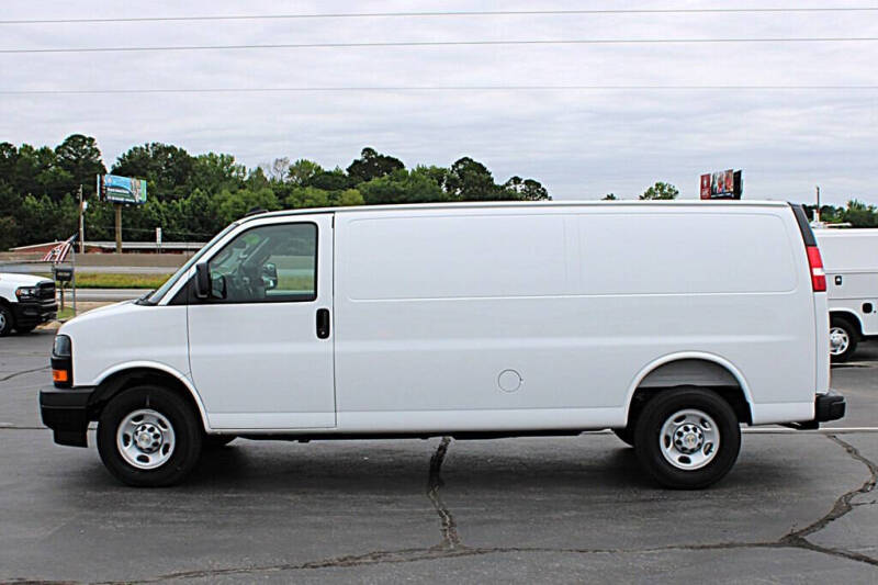 2025 Chevrolet Express 3500