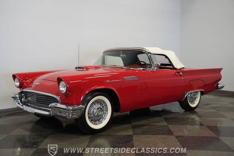 1957 Ford Thunderbird