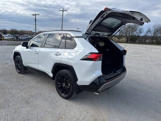 2023 Toyota RAV4 Hybrid SE
