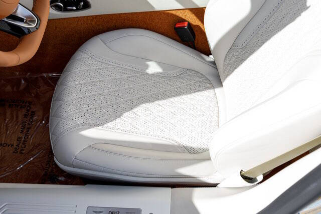 2026 Aston Martin DB12 Volante