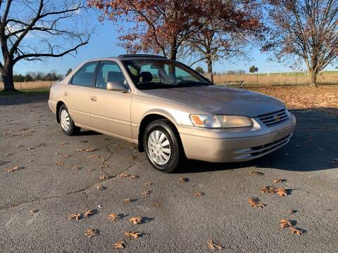 1998 Toyota Camry for sale at TRAVIS AUTOMOTIVE in Corryton TN