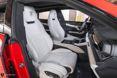 2025 Lamborghini Urus SE