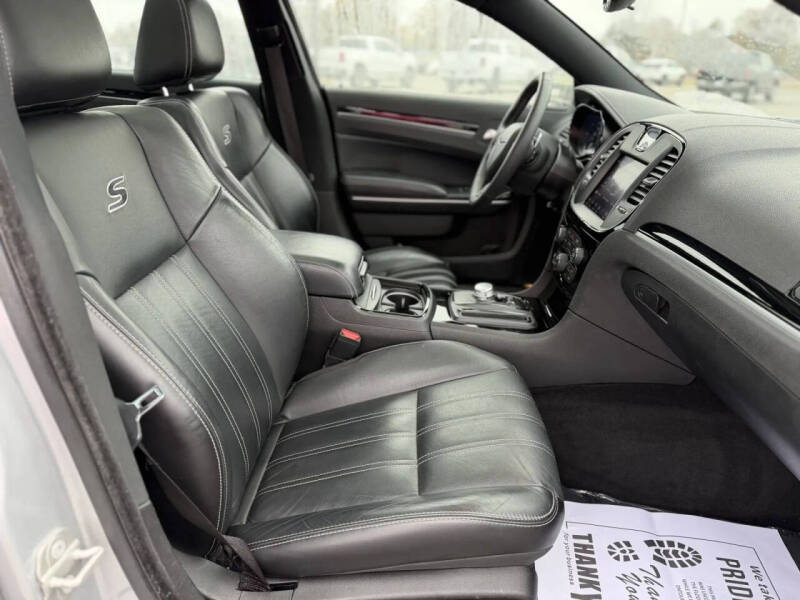 2023 Chrysler 300 S V6