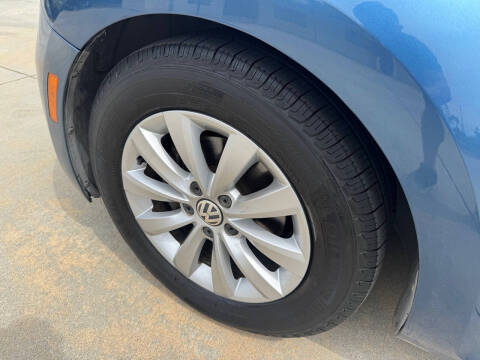 2016 Volkswagen Beetle 1.8T Classic PZEV