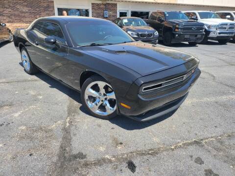 2014 Dodge Challenger for sale at North Georgia Auto Brokers in Snellville GA