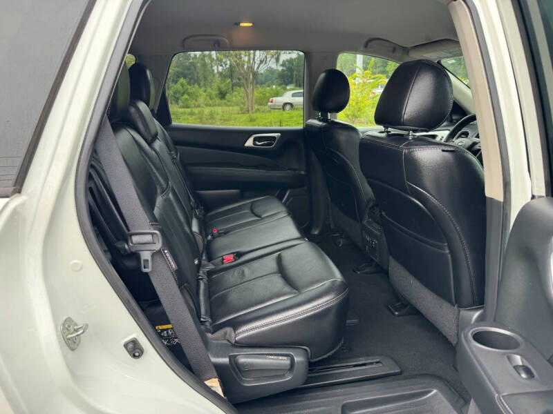 2020 Nissan Pathfinder SL