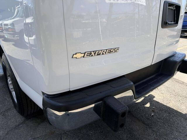 2024 Chevrolet Express 2500