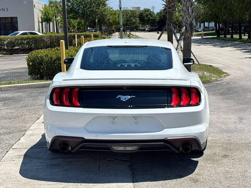 2020 Ford Mustang EcoBoost