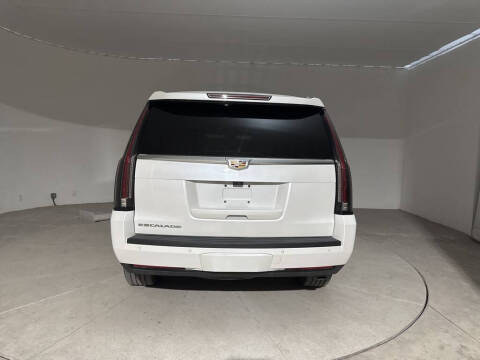 2018 Cadillac Escalade Platinum