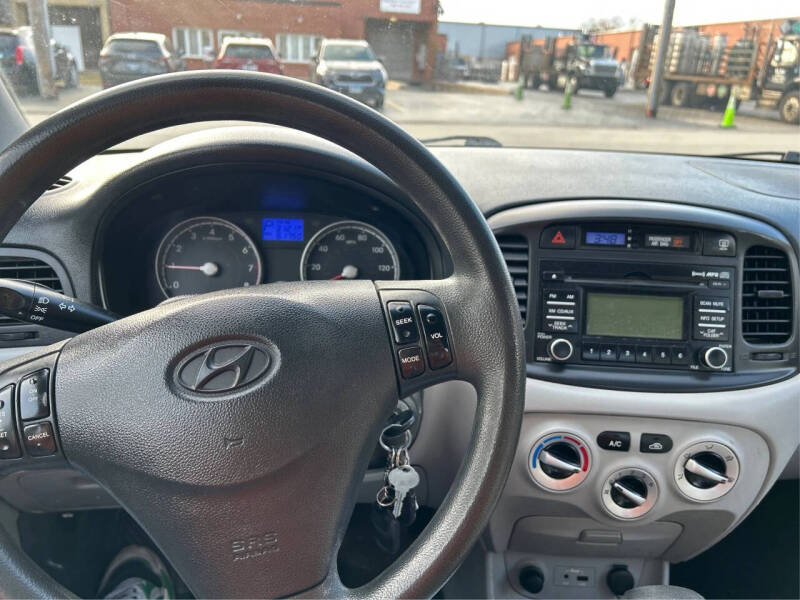 2011 Hyundai Accent GLS