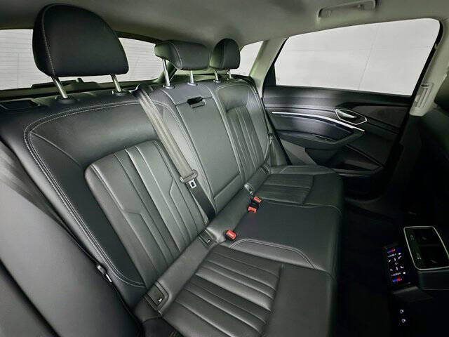 2024 Audi Q8 e-tron quattro Premium Plus