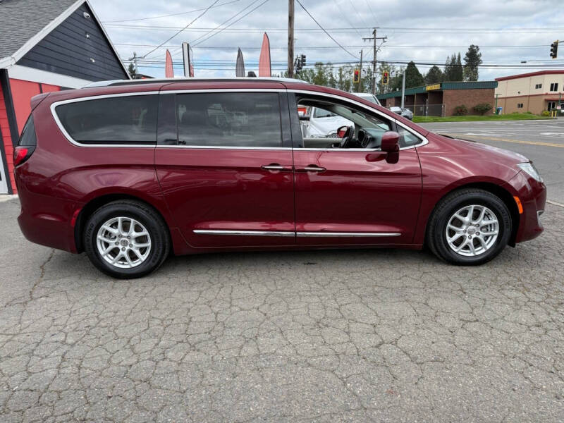 2020 Chrysler Pacifica Touring L