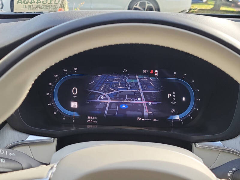 2023 Volvo XC60 B5 Plus Bright Theme