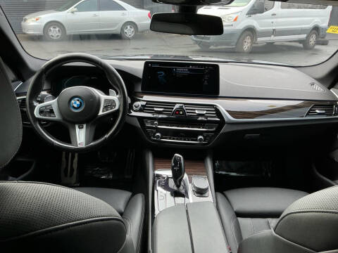2022 BMW 5 Series 530e