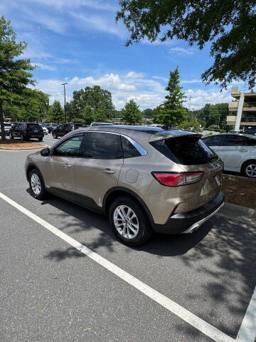 2020 Ford Escape SE