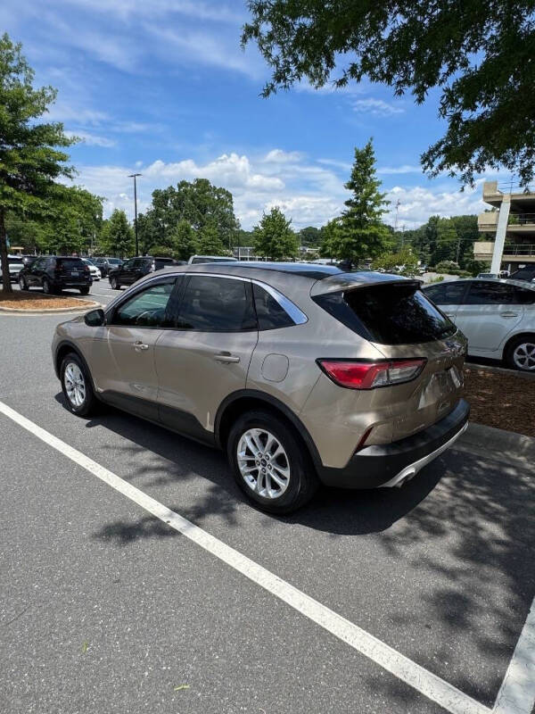2020 Ford Escape SE