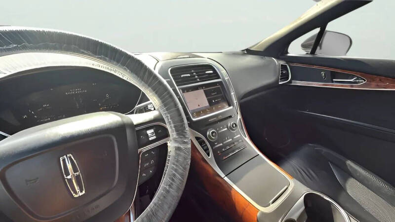 2019 Lincoln Nautilus Select