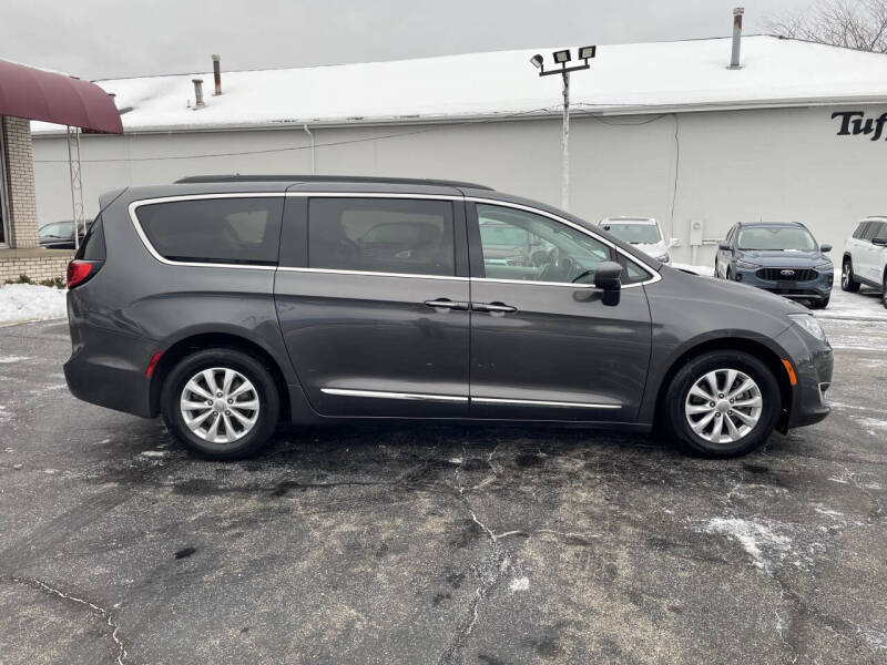 2017 Chrysler Pacifica Touring-L