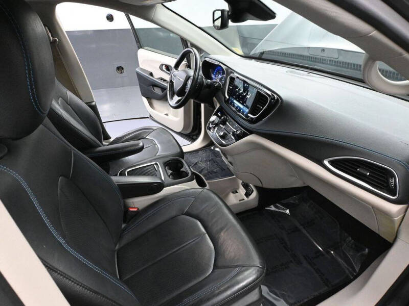 2021 Chrysler Pacifica Touring L
