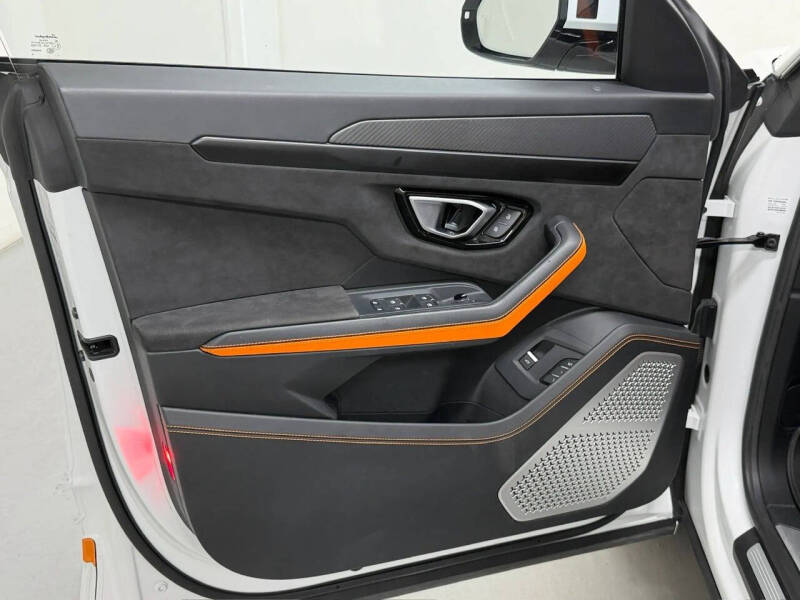 2022 Lamborghini Urus