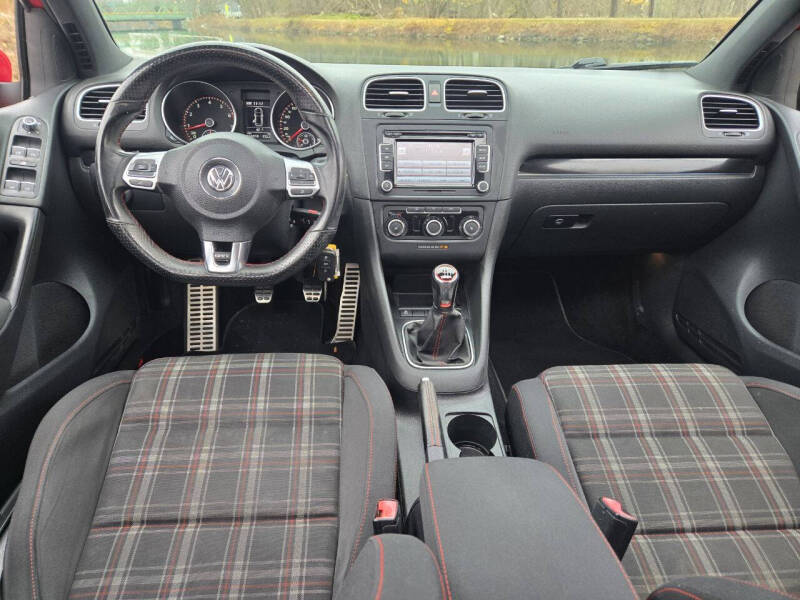 2011 Volkswagen GTI Sunroof photo 22