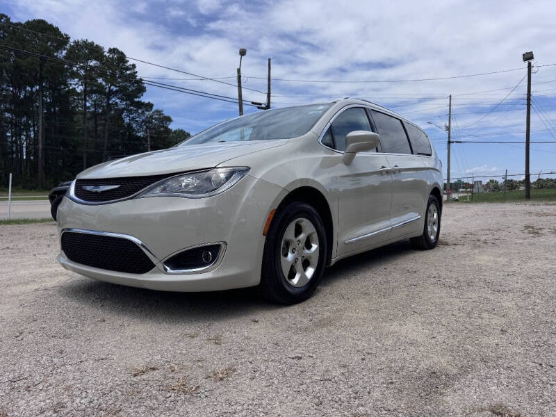 2017 Chrysler Pacifica Touring-L Plus