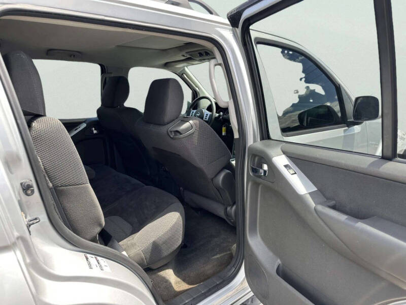 2012 Nissan Pathfinder Silver Edition