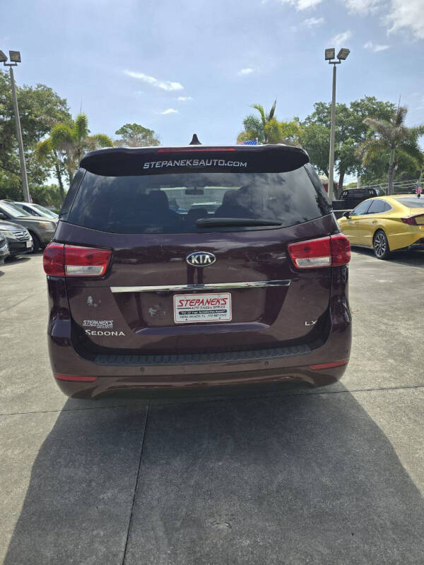 2016 Kia Sedona LX