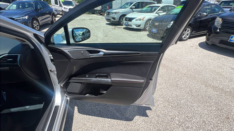 2014 Ford Fusion SE
