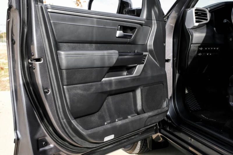 2023 Toyota Sequoia Platinum