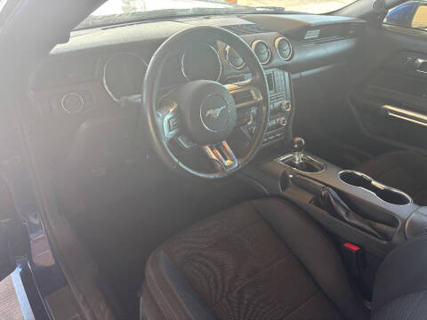 2016 Ford Mustang V6