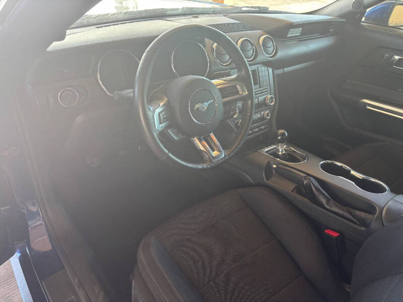 2016 Ford Mustang V6