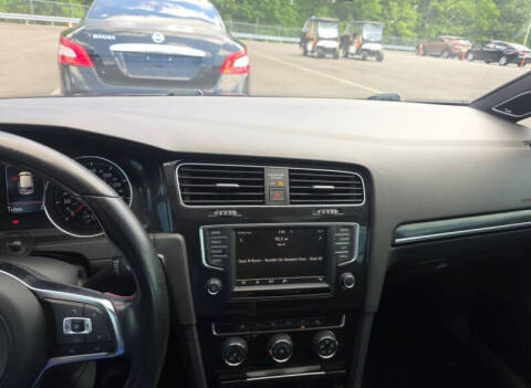 2017 Volkswagen Golf GTI SE