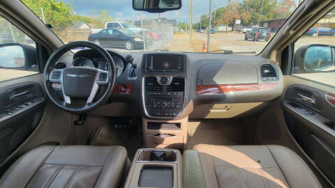 2013 Chrysler Town and Country Touring-L