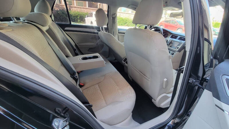 2016 Volkswagen Golf TSI S