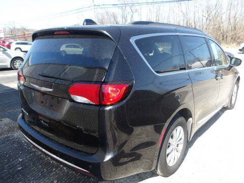 2017 Chrysler Pacifica Touring Plus