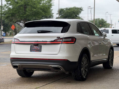2019 Lincoln Nautilus Select