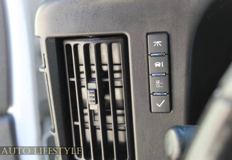 2023 Chevrolet Express 2500