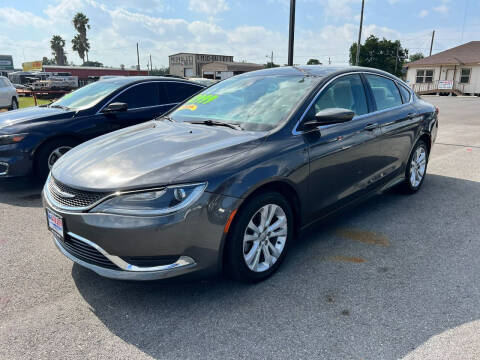 2016 Chrysler 200 for sale at Mid Valley Motors in La Feria TX