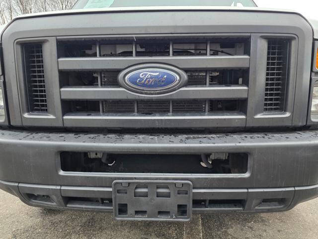 2012 Ford E-Series E-350 SD