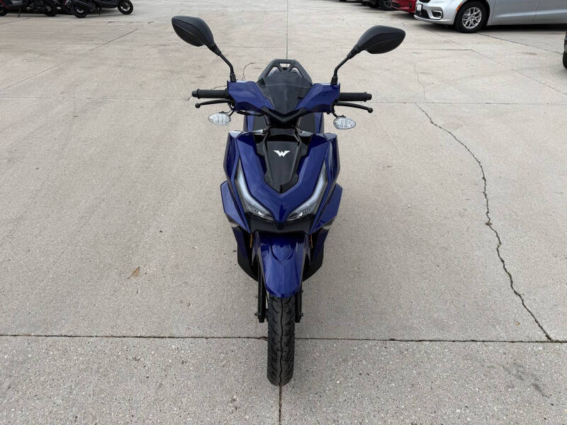 2025 Wolf V12 200i